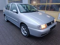 Silber Gebraucht 2001 VW Polo Classicline Limousine | 1.750 € (Fairer Preis)