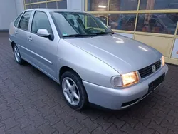 Silber Gebraucht 2001 VW Polo Classicline Limousine | 1.750 € (Fairer Preis)