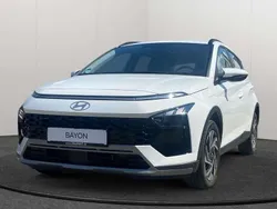 Grau Gebraucht 2024 Hyundai Bayon Trend SUV | 20.690 € (Fairer Preis)