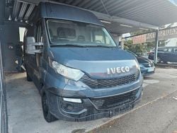 Grau Gebraucht 2015 Iveco Daily Van / Kleinbus | 15.890 € (Teuer)