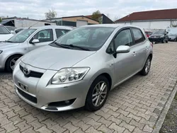 Gelb Gebraucht 2009 Toyota Auris Executive Limousine | 4.900 € (Fairer Preis)