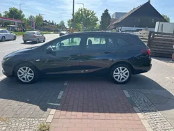 Schwarz Gebraucht 2018 Opel Astra Edition Kombi | 9.490 € (Fairer Preis)