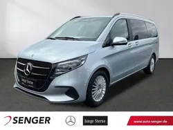 Silber Gebraucht 2024 Mercedes V300 Style Van / Kleinbus | 71.450 €