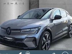 Grau Gebraucht 2023 Renault Mégane Komfort Limousine | 30.990 € (Guter Preis)