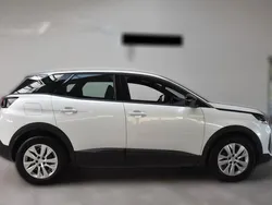 Weiß metallic Gebraucht 2023 Peugeot 3008 Active | 21.250 € (Superpreis)