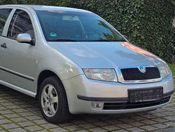 Silber Gebraucht 2003 Skoda Fabia Limousine | 3.199 € (Fairer Preis)