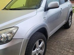 Grau Gebraucht 2008 Toyota RAV4 SUV | 2.900 €