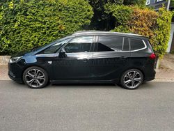 Schwarz Gebraucht 2017 Opel Zafira Van / Kleinbus | 11.300 € (Fairer Preis)