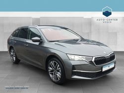 Andere farbe Gebraucht 2022 Skoda Octavia Tour Kombi | 47.189 €