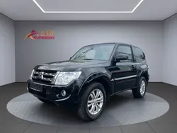 Schwarz Gebraucht 2012 Mitsubishi Pajero Intense SUV | 21.980 € (Etwas zu teuer)