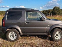 Grau Gebraucht 2015 Suzuki Jimny Comfort SUV | 15.000 € (Etwas zu teuer)