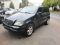 Schwarz Gebraucht 2000 Mercedes ML320 SUV | 2.200 € (Superpreis)
