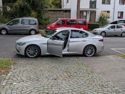 Silber Gebraucht 2017 Alfa Romeo Giulia Limousine | 13.499 € (Fairer Preis)