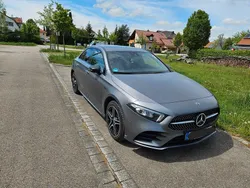 Grau Gebraucht 2020 Mercedes A250 AMG line Limousine | 24.990 € (Fairer Preis)