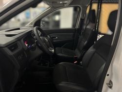 Farbe: Gebraucht 2021 Renault Express Kleinwagen | 19.810 €
