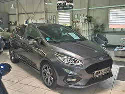 Grau Gebraucht 2018 Ford Fiesta ST-Line Kleinwagen | 13.999 € (Fairer Preis)