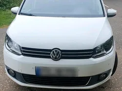 Weiß Gebraucht 2014 VW Touran Cup Van / Kleinbus | 8.900 € (Guter Preis)