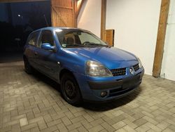 Blau Gebraucht 2003 Renault Clio II Kleinwagen | 1.950 € (Fairer Preis)