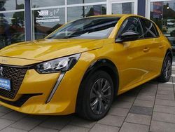 Gelb Gebraucht 2022 Peugeot e-208 Allure Kleinwagen | 16.875 € (Fairer Preis)