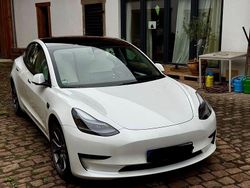 Weiß Gebraucht 2022 Tesla Model 3 RWD Limousine | 25.000 € (Guter Preis)