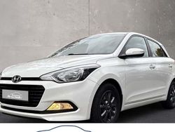 Weiß Gebraucht 2017 Hyundai i20 YES! Limousine | 11.990 € (Fairer Preis)
