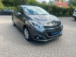 Grau Gebraucht 2016 Peugeot 208 Active Kleinwagen | 6.750 € (Fairer Preis)