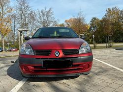 Rot Gebraucht 2004 Renault Clio II Kleinwagen | 1.600 € (Fairer Preis)
