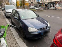 Blau Gebraucht 2005 VW Golf V Limousine | 2.000 € (Etwas zu teuer)