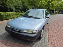 Silber Gebraucht 1995 Ford Mondeo Ghia Limousine | 1.250 €
