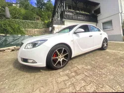 Weiß Gebraucht 2009 Opel Insignia Sport Limousine | 5.500 €