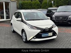 Weiß Gebraucht 2016 Toyota Aygo X-play Kleinwagen | 5.800 € (Teuer)