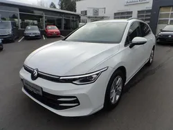 Gebraucht 2024 VW Golf VIII Life Kombi | 29.980 € (Teuer)