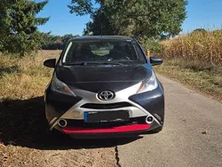 Schwarz Gebraucht 2016 Toyota Aygo Edition-S Kleinwagen | 6.800 € (Etwas zu teuer)