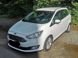 Weiß Gebraucht 2016 Ford Grand C-Max Van / Kleinbus | 13.900 € (Teuer)