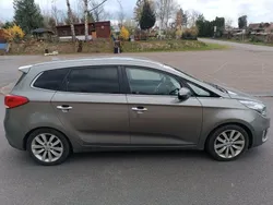 Grau Gebraucht 2016 Kia Carens DREAM-TEAM Edition Van / Kleinbus | 7.990 € (Guter Preis)