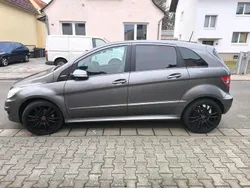 Grau Gebraucht 2010 Mercedes B180 Van / Kleinbus | 4.000 € (Fairer Preis)