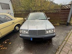 Grau Gebraucht 1991 Mercedes 190 Limousine | 4.990 €
