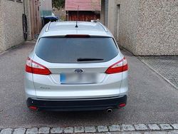 Silber Gebraucht 2011 Ford Focus Titanium Kombi | 3.750 € (Teuer)