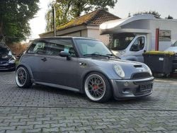 Grau Gebraucht 2005 Mini John Cooper Works Kleinwagen | 5.300 € (Guter Preis)