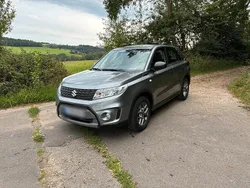 Grau Gebraucht 2017 Suzuki Vitara SUV | 14.790 € (Fairer Preis)