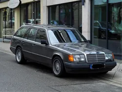 Grau Gebraucht 1989 Mercedes E300 Kombi | 10.400 €