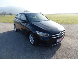 Schwarz Gebraucht 2020 Mercedes B180 Van / Kleinbus | 14.042 € (Fairer Preis)