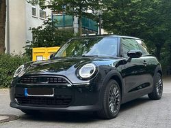 Schwarz Gebraucht 2024 Mini Cooper Classic Kleinwagen | 25.099 € (Guter Preis)