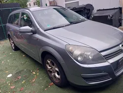 Grau Gebraucht 2005 Opel Astra Kombi | 1.500 € (Fairer Preis)
