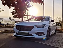 Weiß Gebraucht 2017 Opel Insignia Exklusiv Kombi | 14.999 € (Etwas zu teuer)