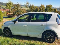 Weiß Gebraucht 2013 Renault Scénic III Bose Edition Van / Kleinbus | 5.400 € (Guter Preis)