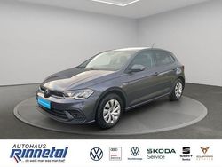 Rauchgrau metallic Gebraucht 2024 VW Polo Life Limousine | 22.440 € (Etwas zu teuer)