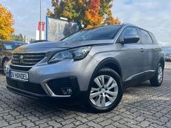 Grau Gebraucht 2019 Peugeot 5008 Active Van / Kleinbus | 16.899 € (Guter Preis)