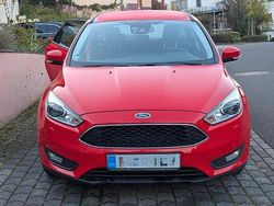 Rot Gebraucht 2015 Ford Focus Limousine | 6.899 € (Guter Preis)