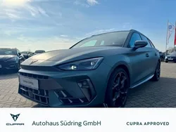 Enceladusgrau matt Gebraucht 2024 Cupra Leon VZ Kombi | 45.990 € (Etwas zu teuer)